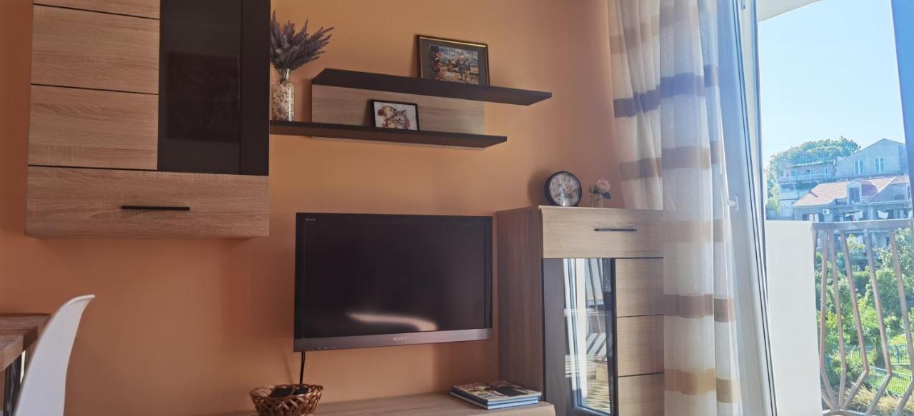 Dlx Apartman Adriatics Herceg Novi Bagian luar foto